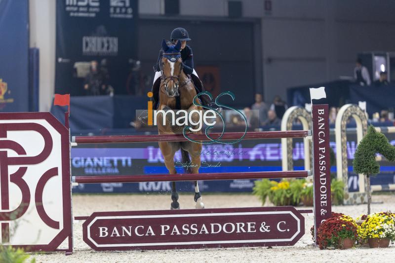 Sadran Jeanne (FRA) riding Funky Boy des Reves_Verona_20241109_SS358179.jpg